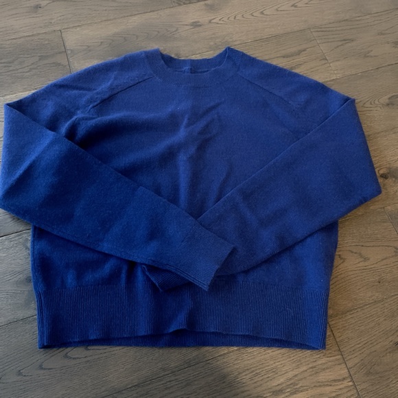 💝 Aritzia The Group By Babaton Luxe Cashmere Sweater Blue XXS - Picture 3 of 6